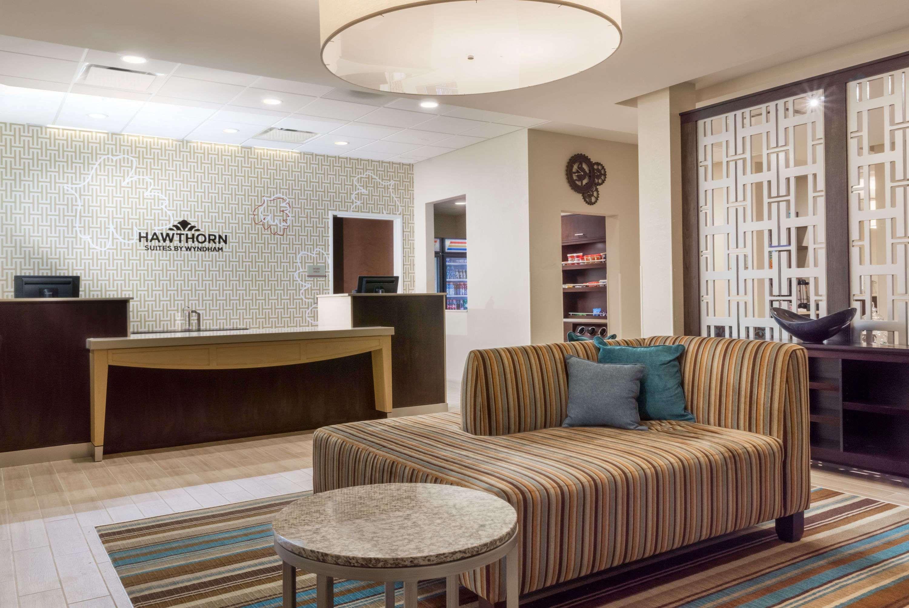 Hawthorn Suites By Wyndham Wheeling At The Highlands Triadelphia Εξωτερικό φωτογραφία