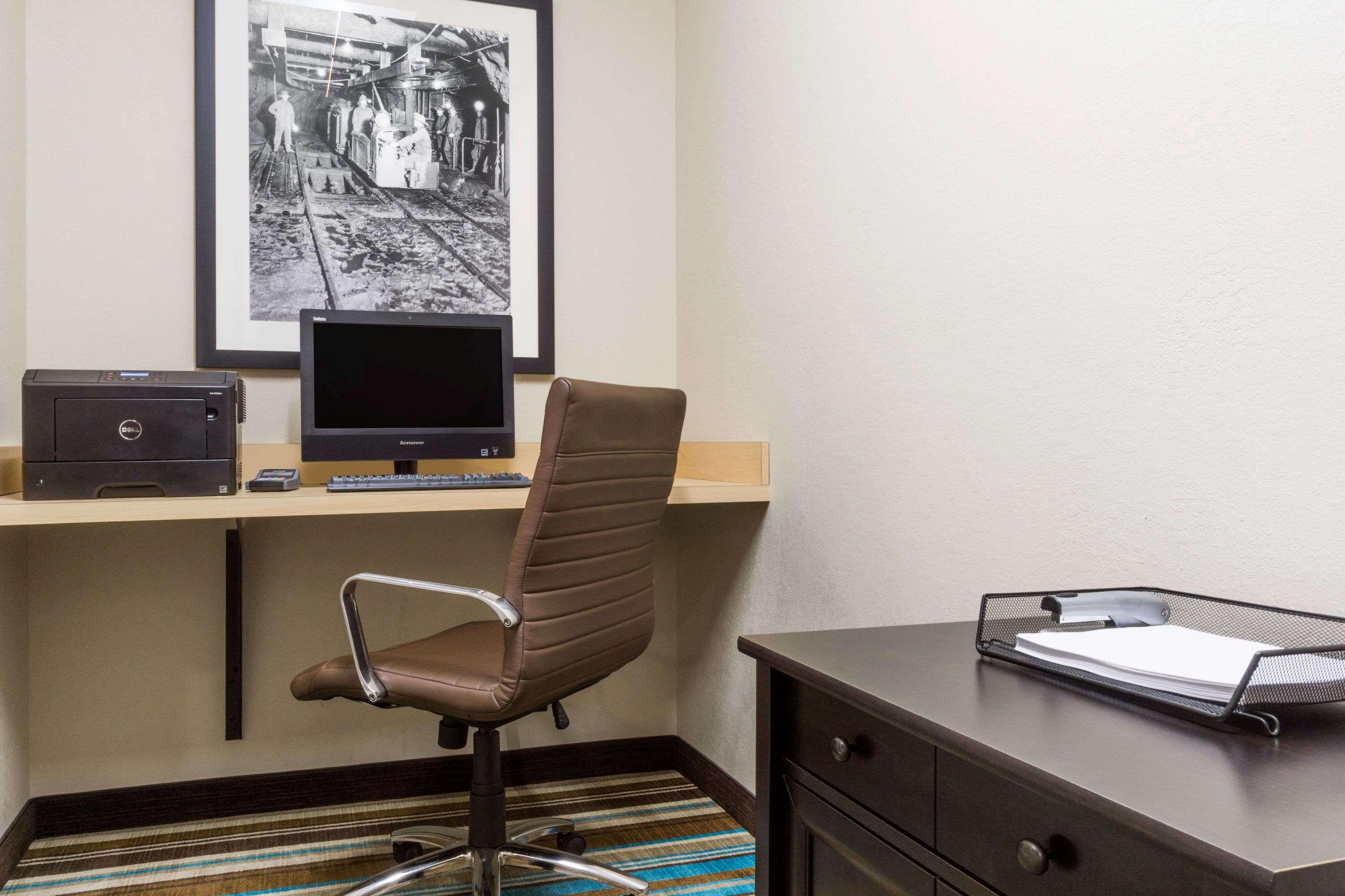 Hawthorn Suites By Wyndham Wheeling At The Highlands Triadelphia Εξωτερικό φωτογραφία